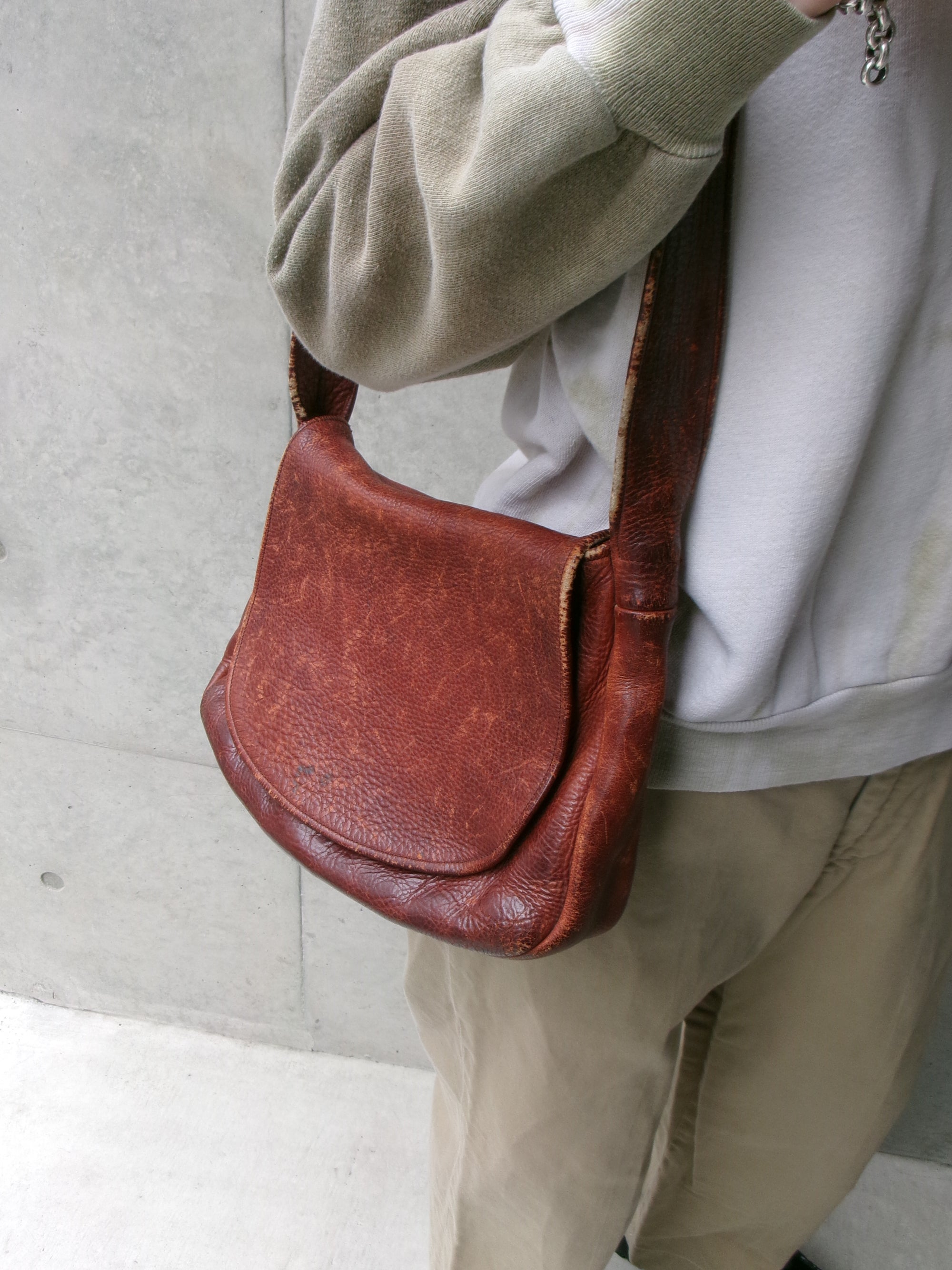 old cow leather shoulder bag