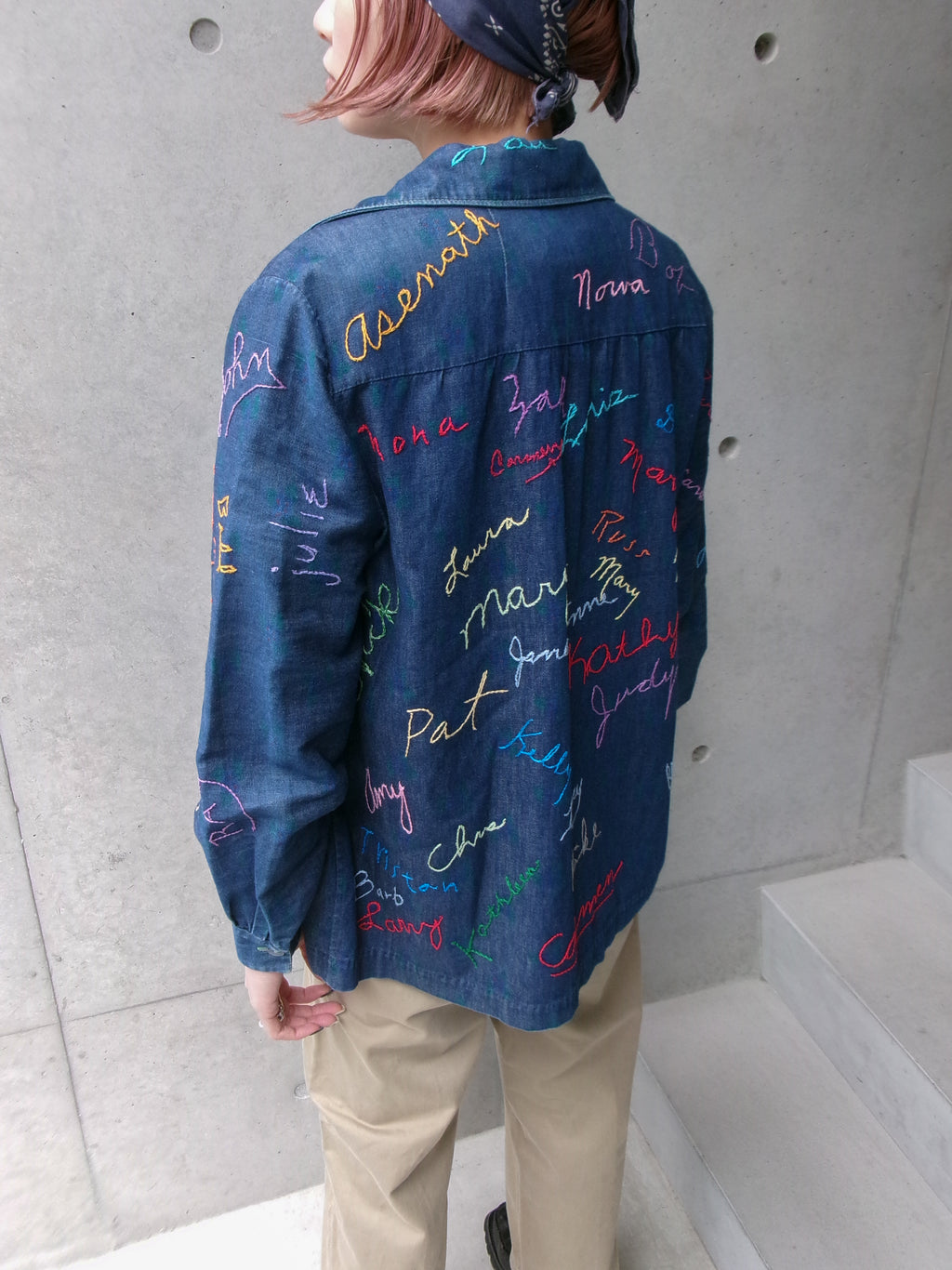 60s signature embroidery flower denim shirt