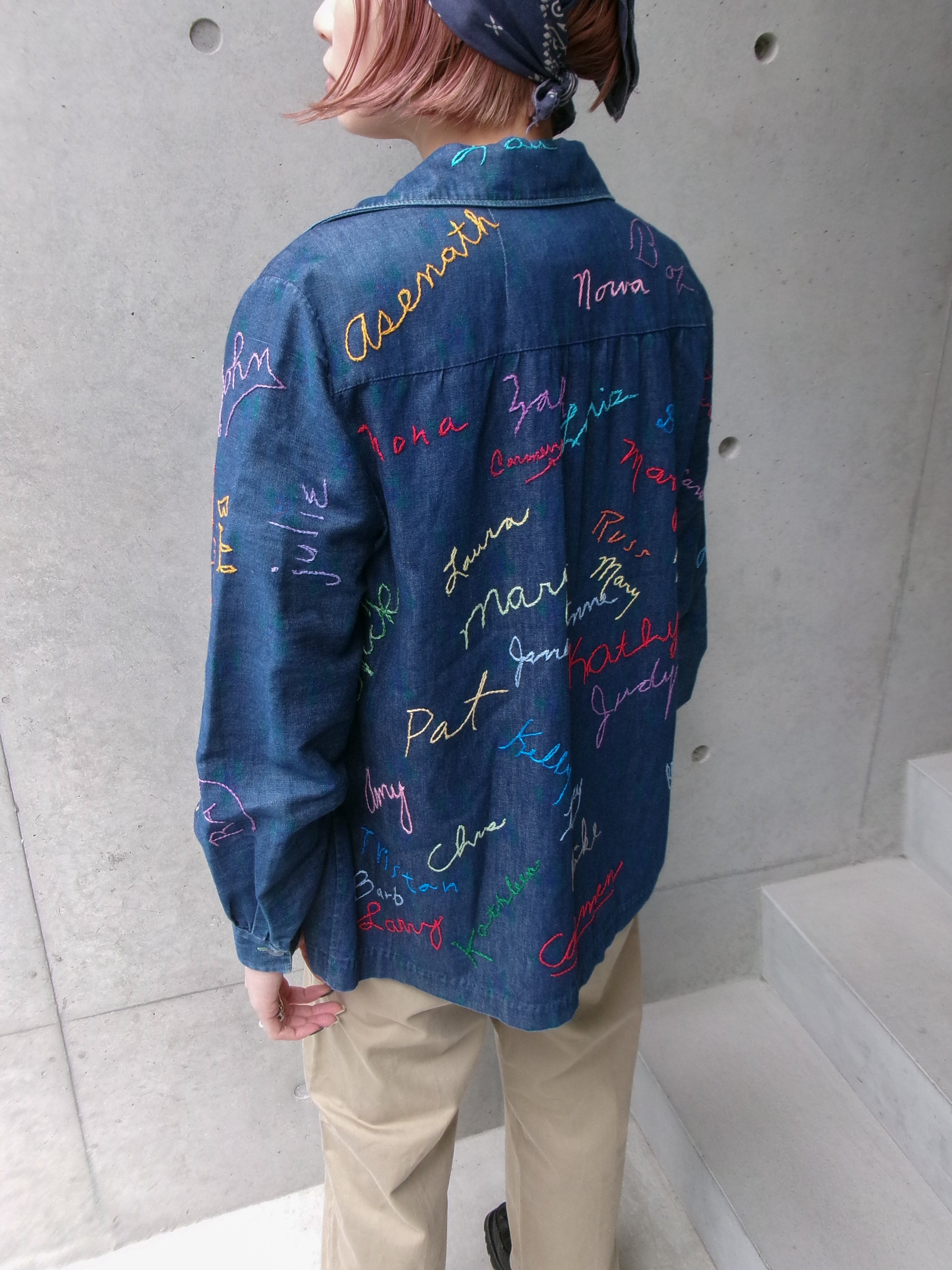 60s signature embroidery flower denim shirt