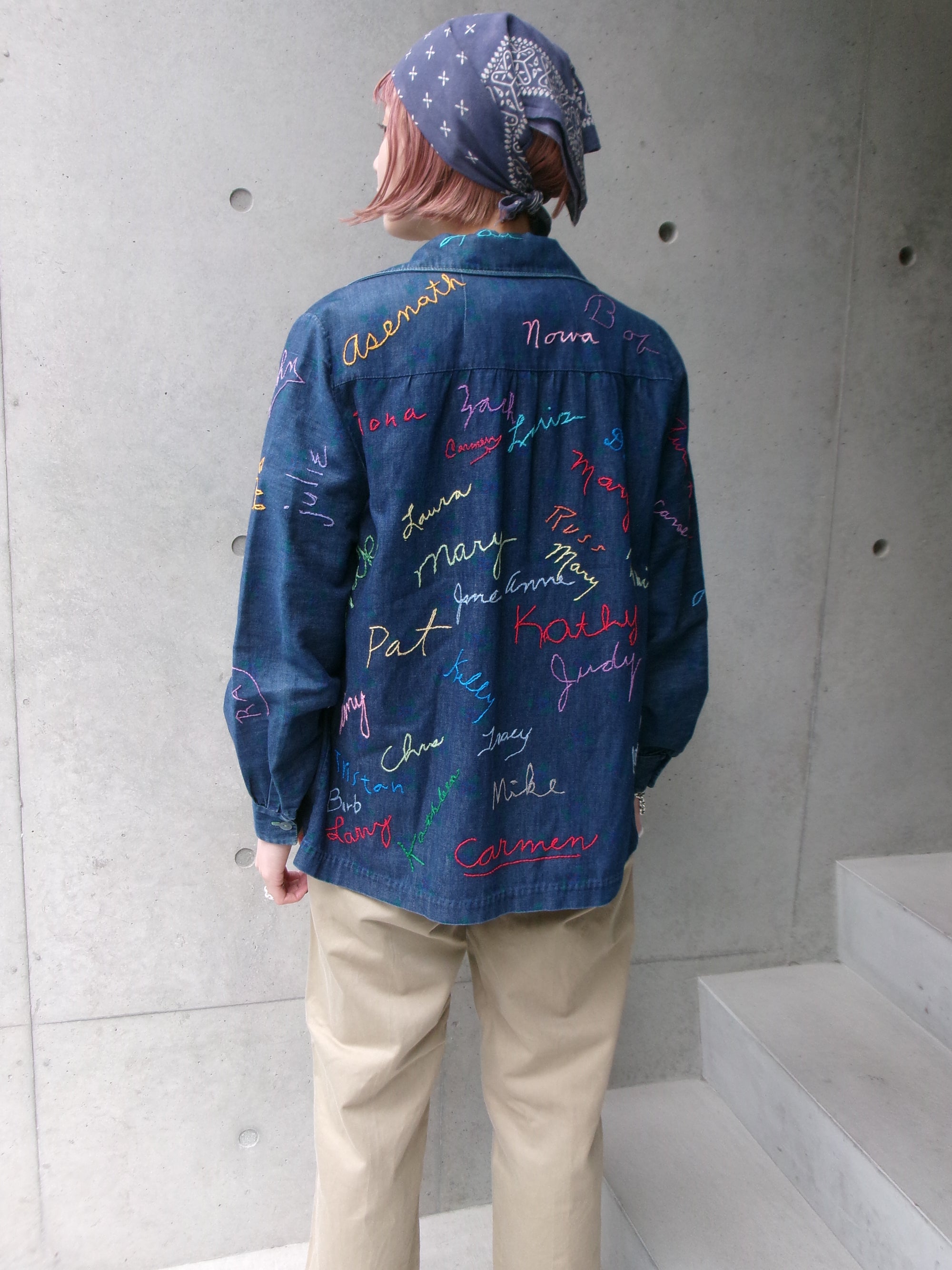 60s signature embroidery flower denim shirt
