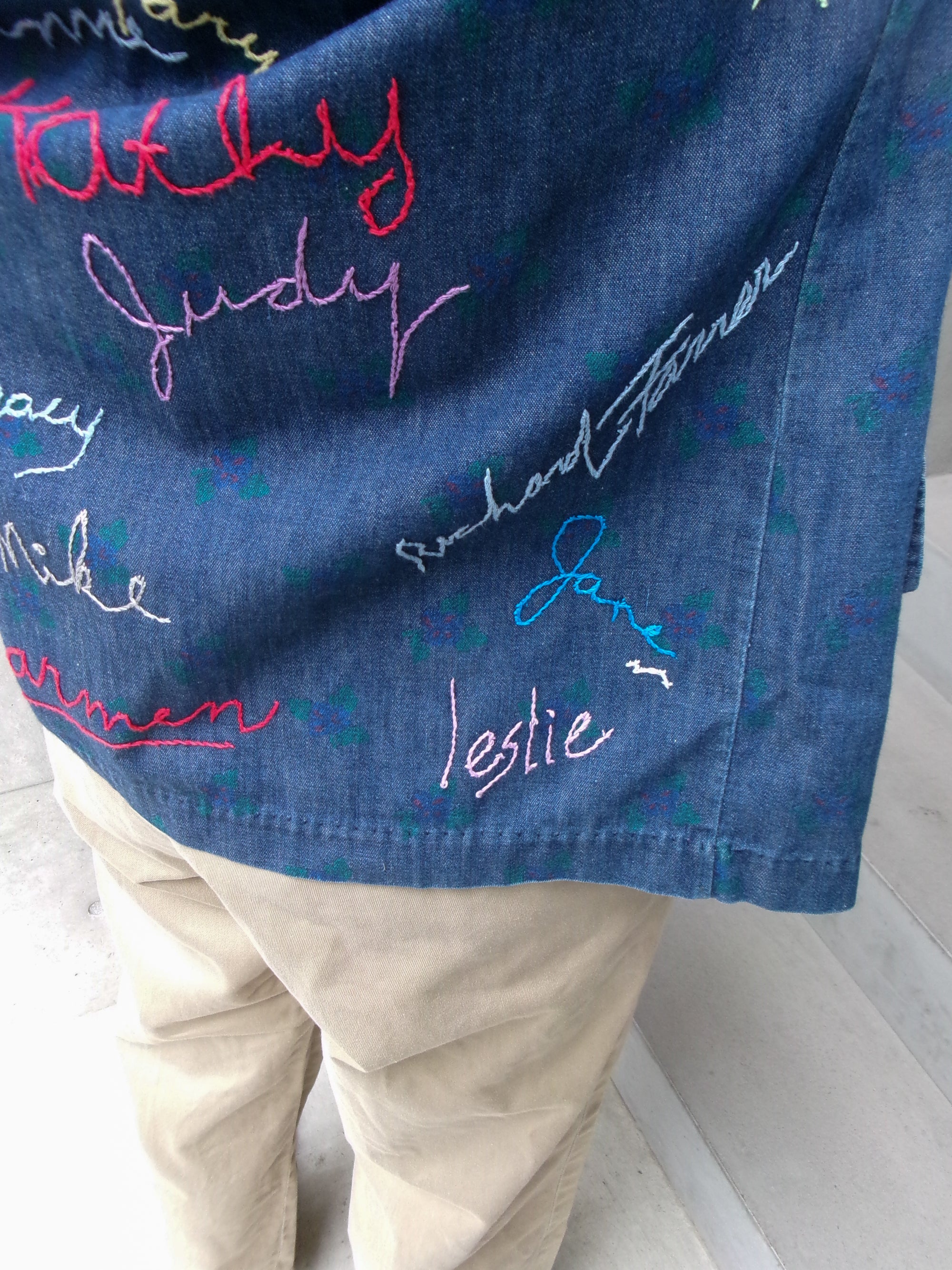 60s signature embroidery flower denim shirt
