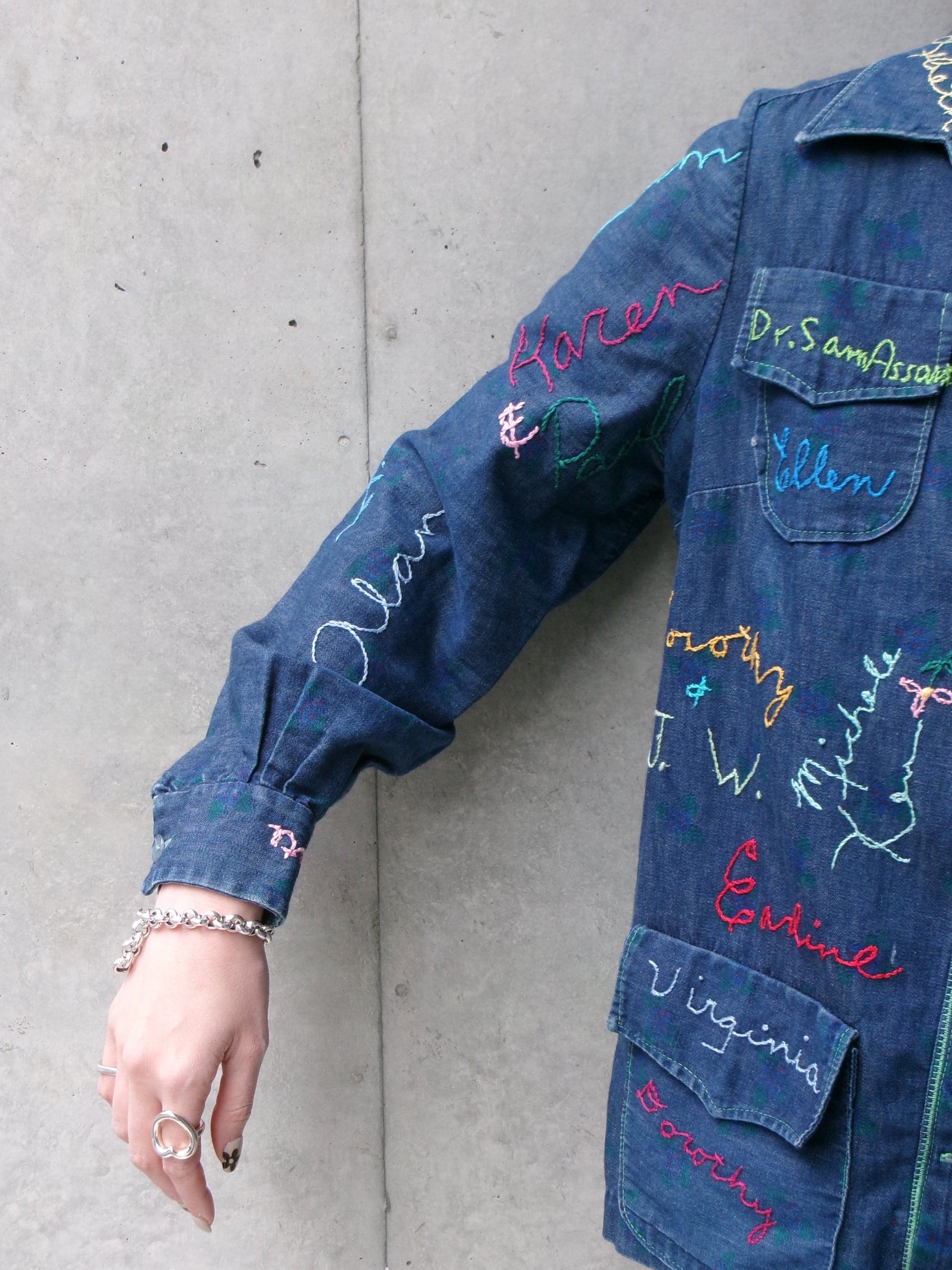 60s signature embroidery flower denim shirt