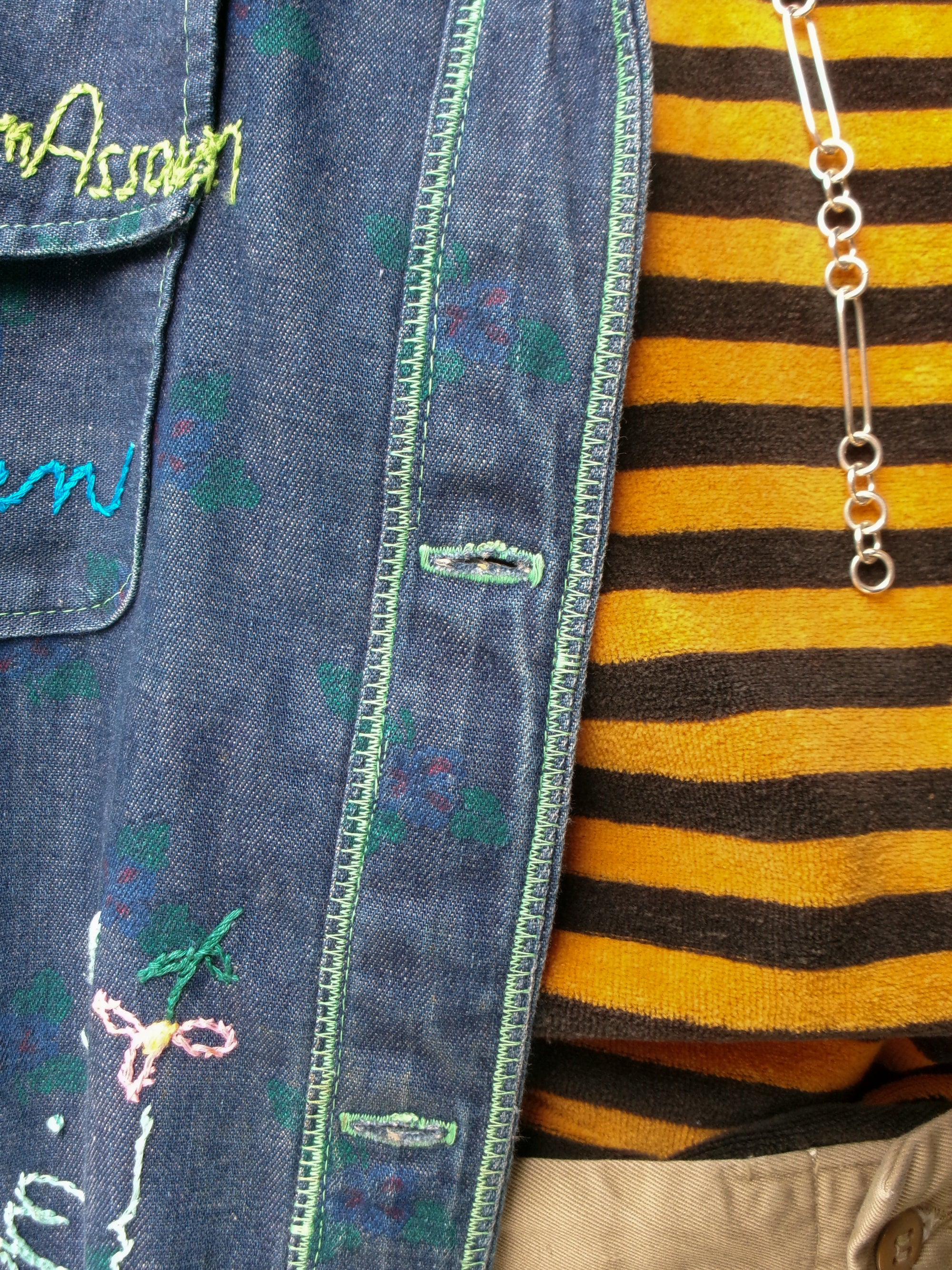 60s signature embroidery flower denim shirt