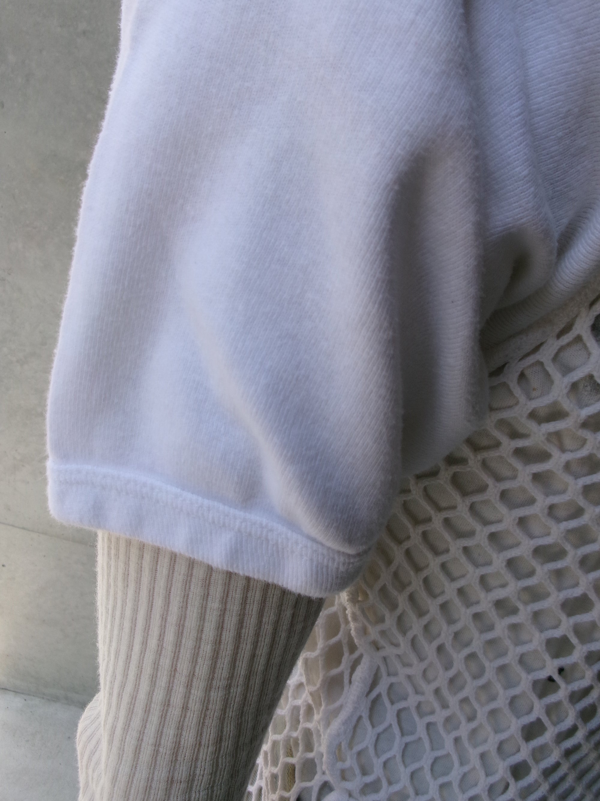60s SCANDINAVIAN KNITTERS net ivory raglan tee