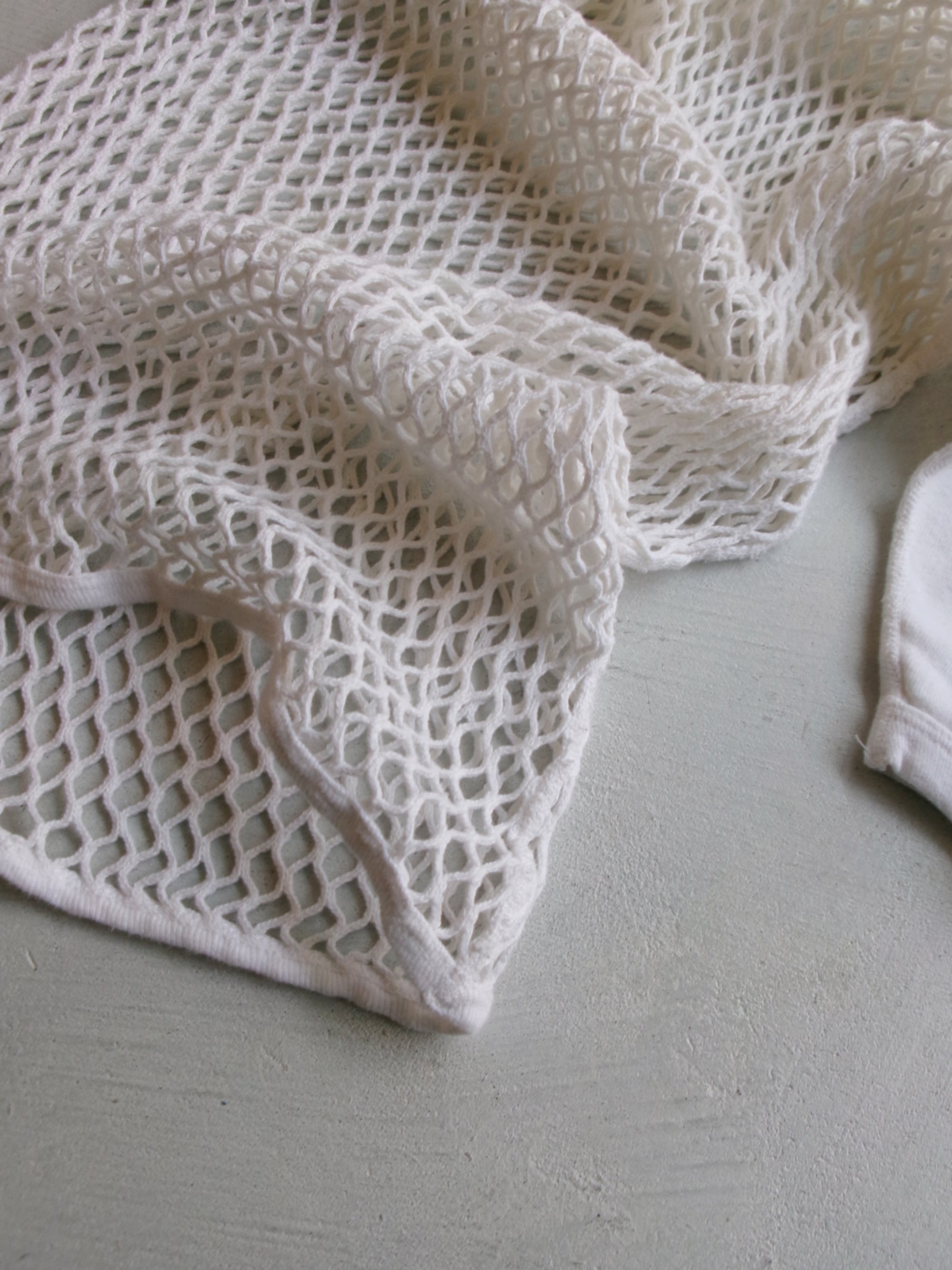60s SCANDINAVIAN KNITTERS net ivory raglan tee