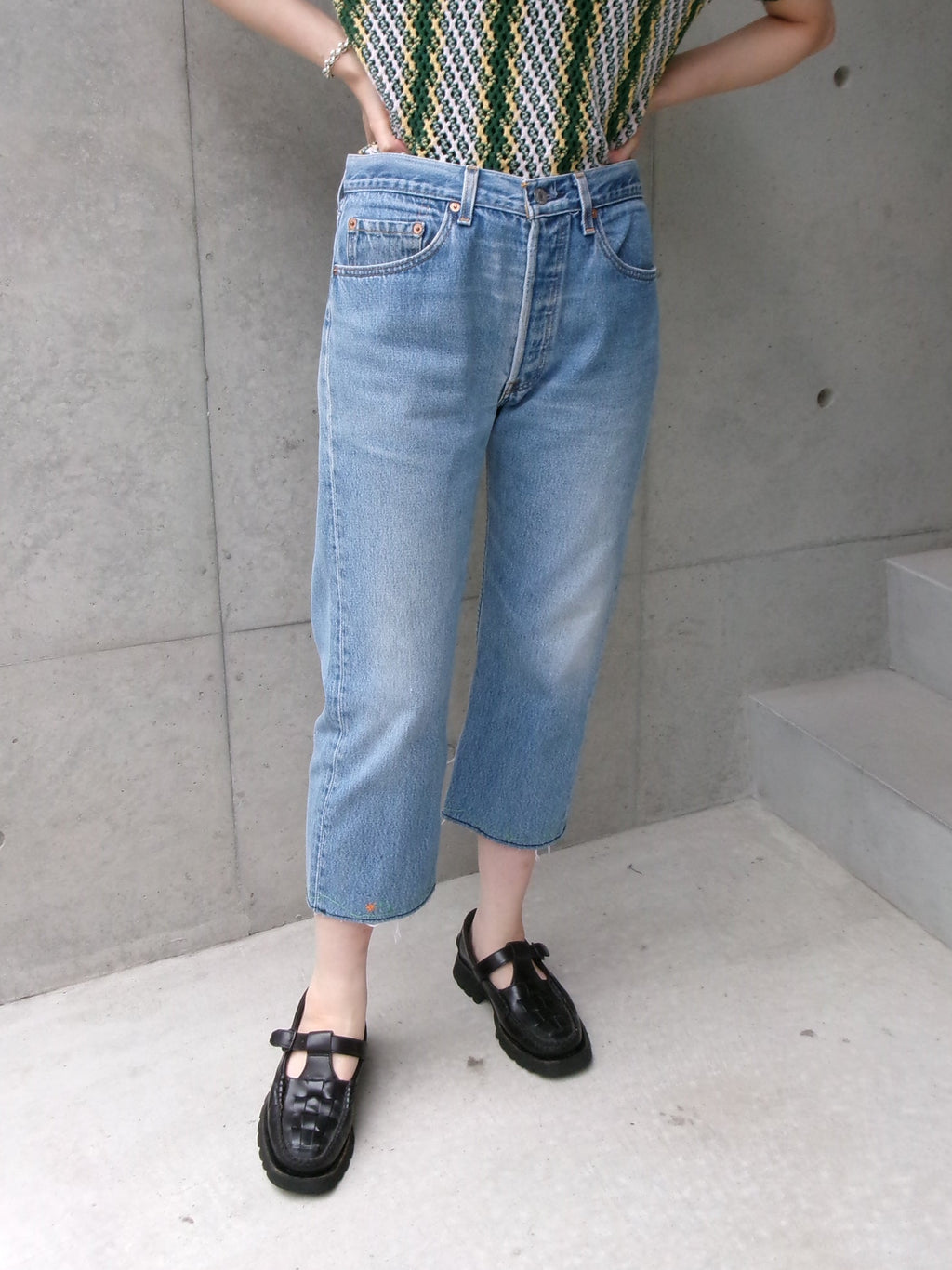Levis 501 USA cut off embroidery denim