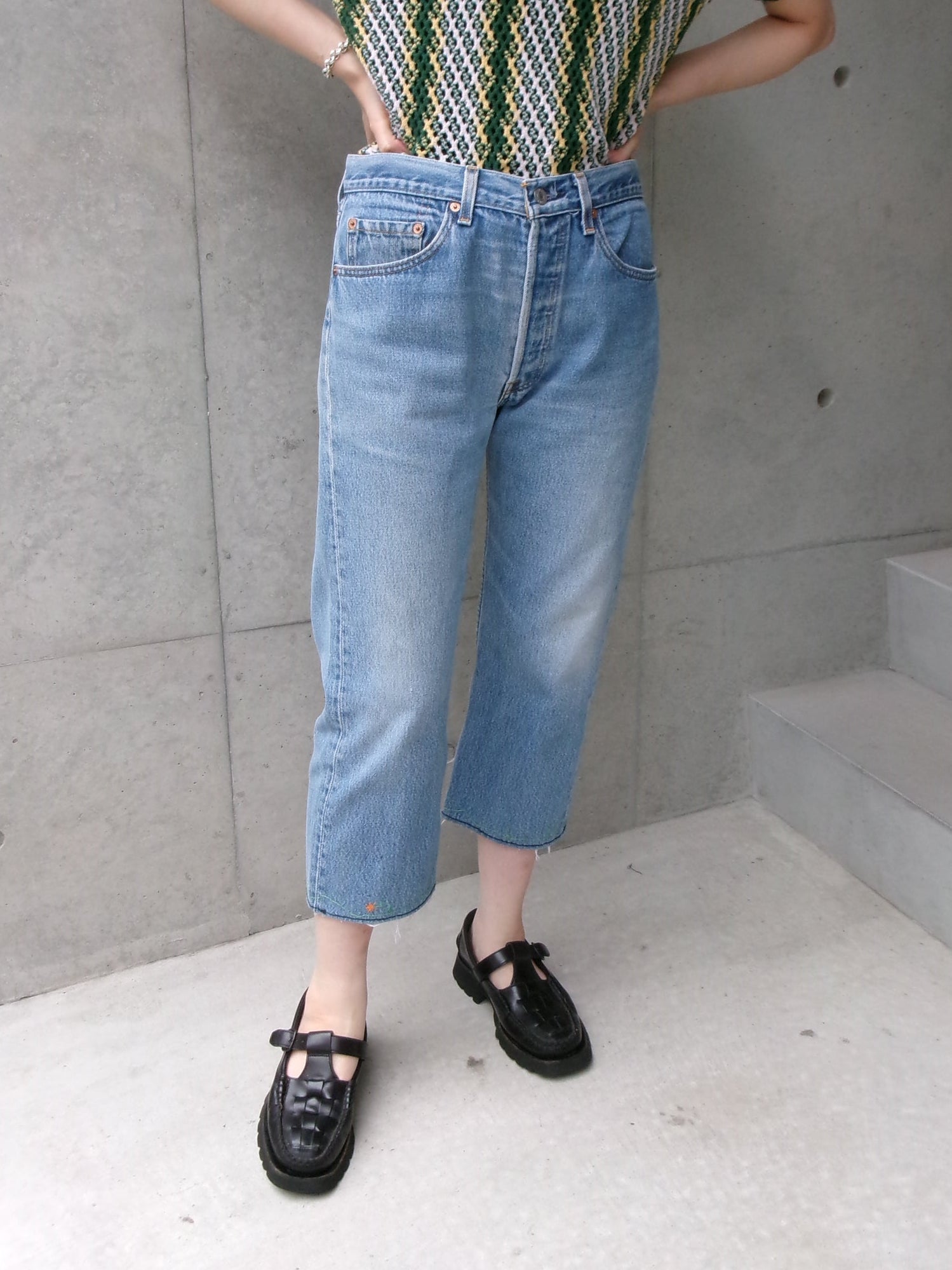 Levis 501 USA cut off embroidery denim