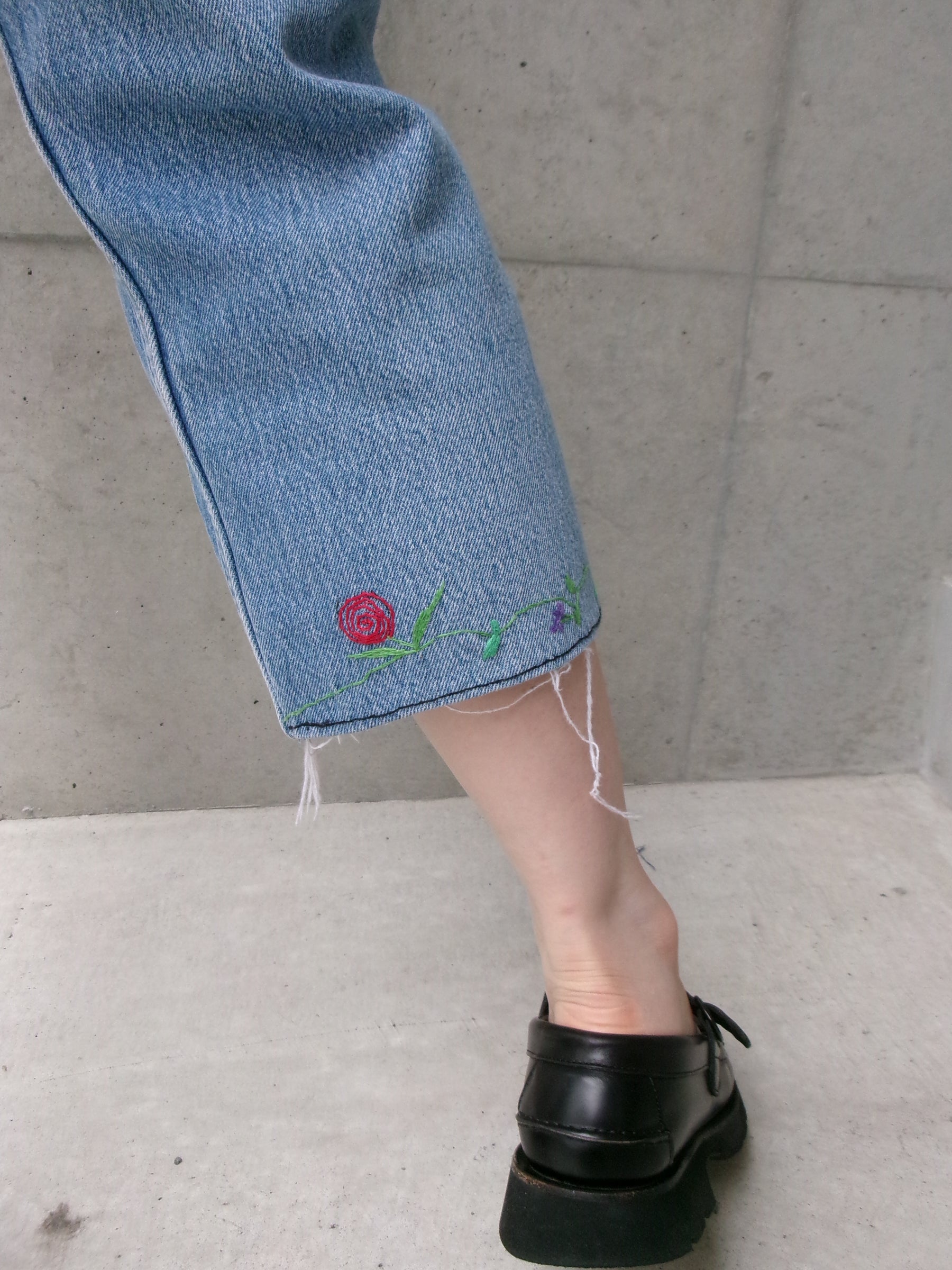 Levis 501 USA cut off embroidery denim