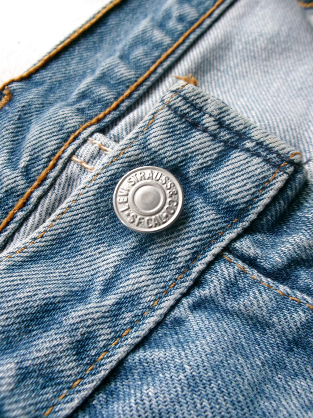 Levis 501 USA cut off embroidery denim