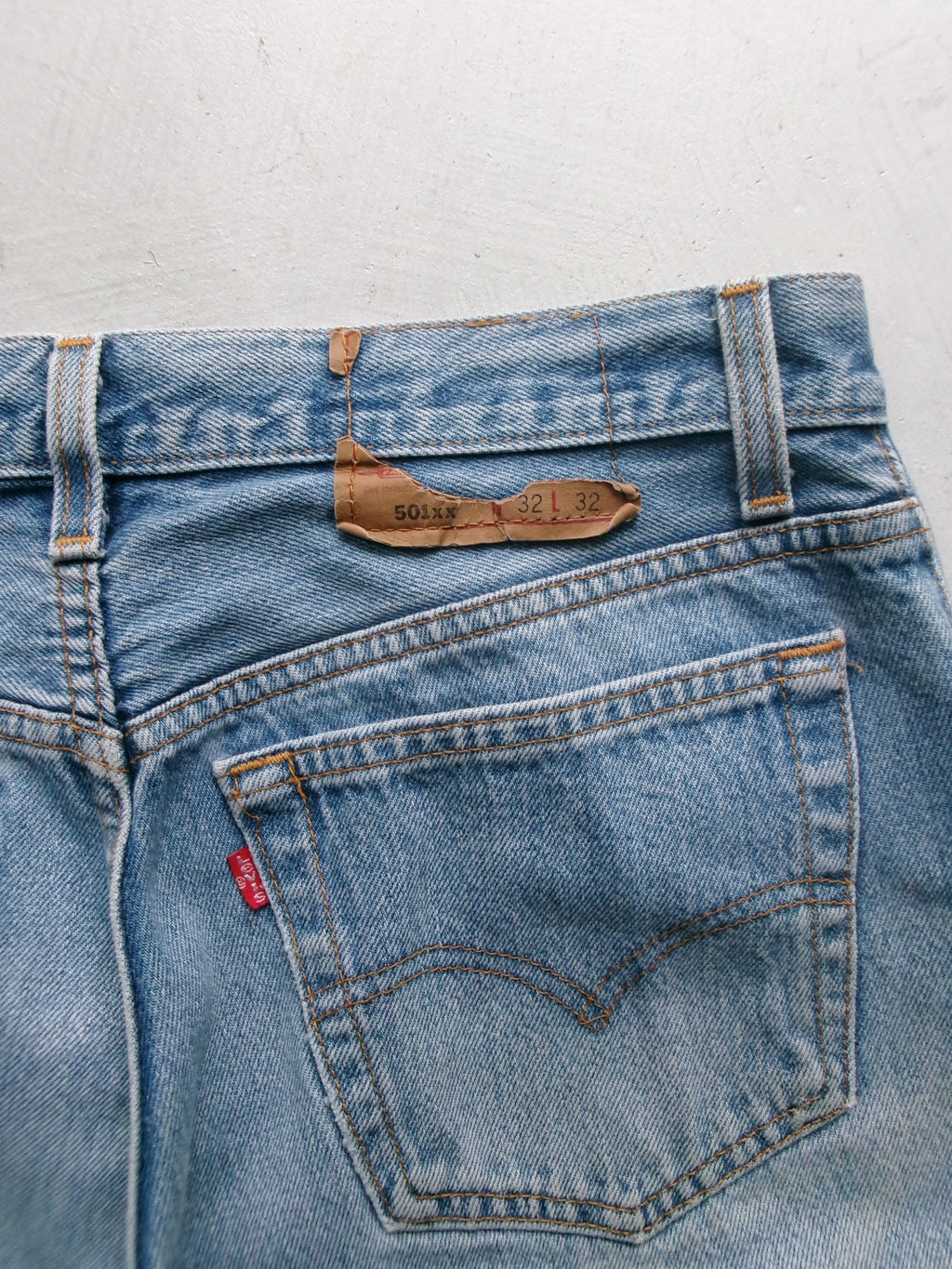 Levis 501 USA cut off embroidery denim
