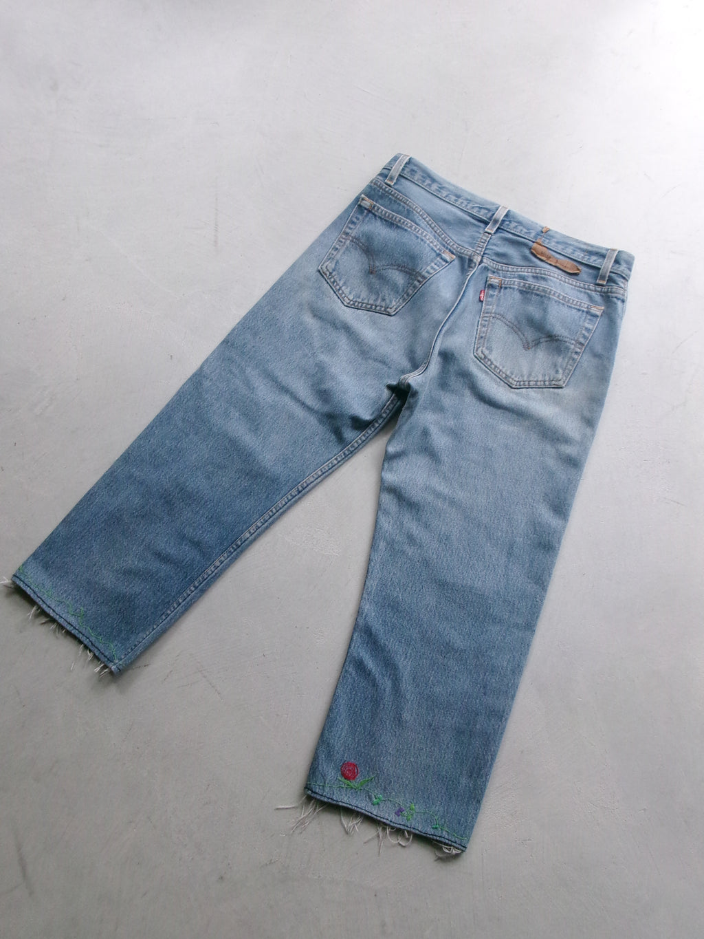 Levis 501 USA cut off embroidery denim