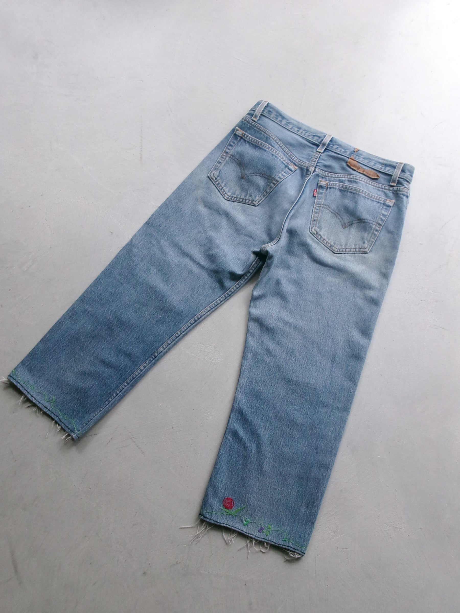Levis 501 USA cut off embroidery denim