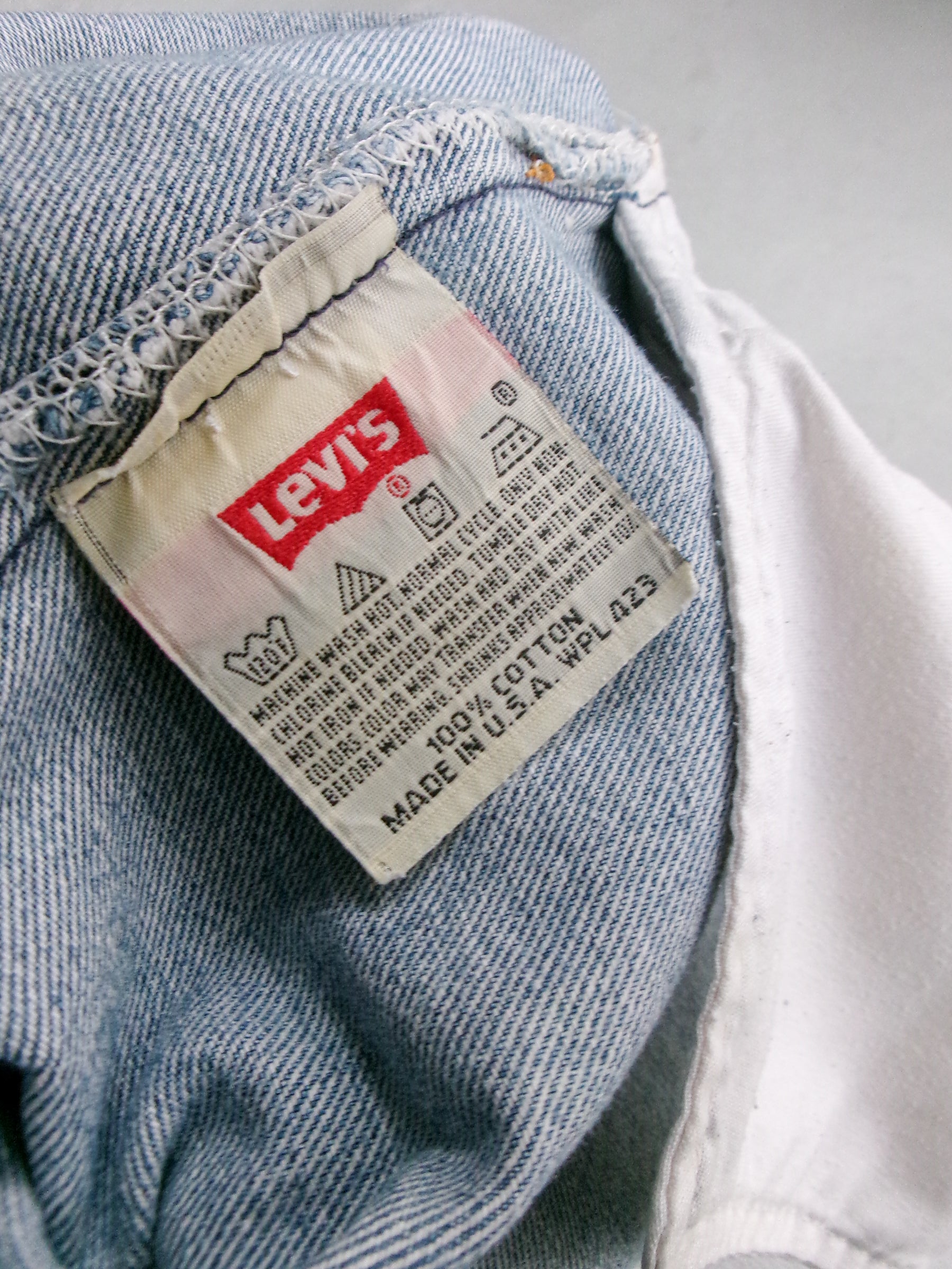 Levis 501 USA cut off embroidery denim